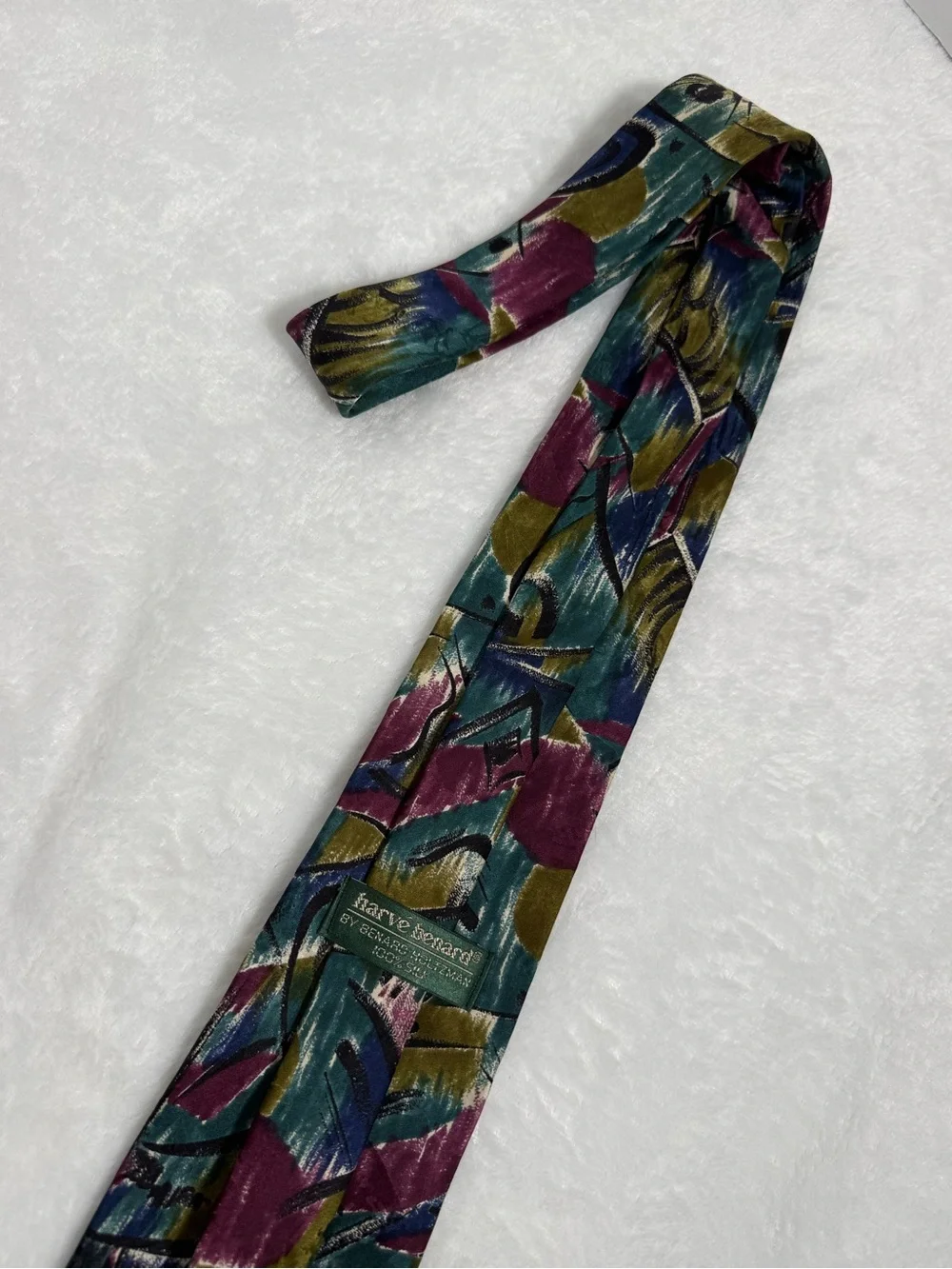 Harvé Benard Vintage 100% Silk Abstract Men’s Tie